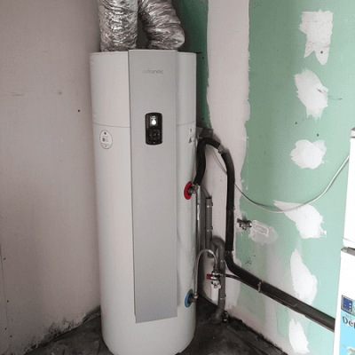 Remplacement d'un ballon thermodynamique par un plombier à Fougères