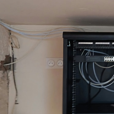 Remplacement de prise électrique avec mise à la terre par Courant d'Ô